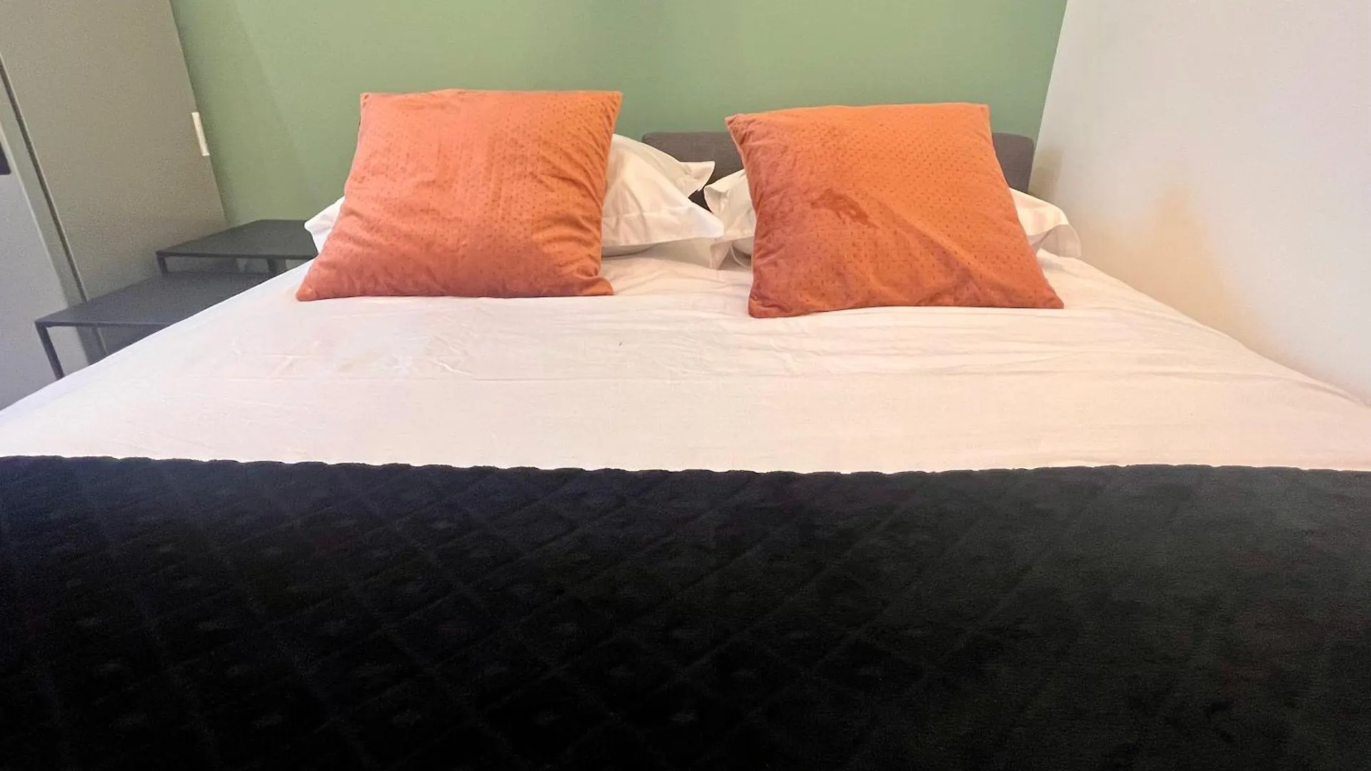 Appartamento Fully Equipped - 4 Mins From The Metro